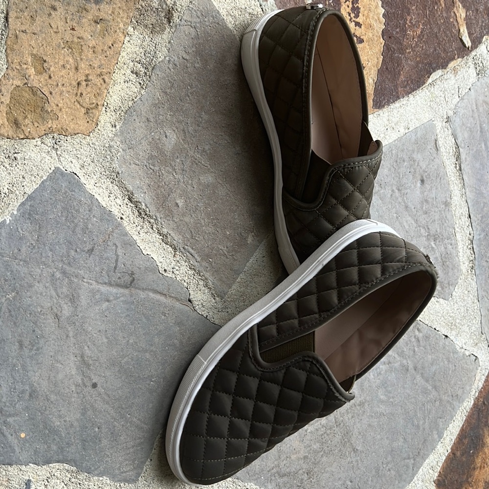 Steve Madden army green slip ons